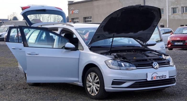 Volkswagen Golf cena 45999 przebieg: 211404, rok produkcji 2017 z Gryfice małe 562